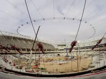 Frame 19.033043 de: El espectacular 'time-lapse' de las obras del Wanda Metropolitano: dos días de trabajo en solo un minuto Frame 19.033043 de: El espectacular 'time-lapse' de las obras del Wanda Metropolitano: dos días de trabajo en solo un minuto