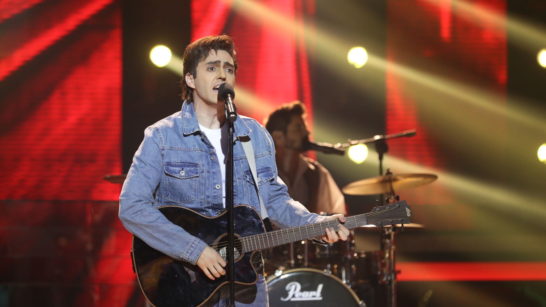 David Guapo se pregunta d&oacute;nde ir&aacute;n las famosas &lsquo;Cien Gaviotas&rsquo; de Duncan Dhu como Mikel Erentxun