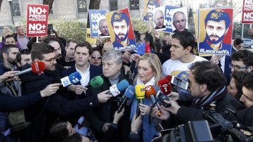 Cristina Cifuentes durante el acto en defensa de Leopoldo López