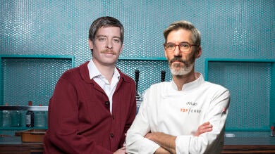 El restaurante de un concursante de 'Top Chef' obsequia a Manu Baqueiro con un bonito regalo