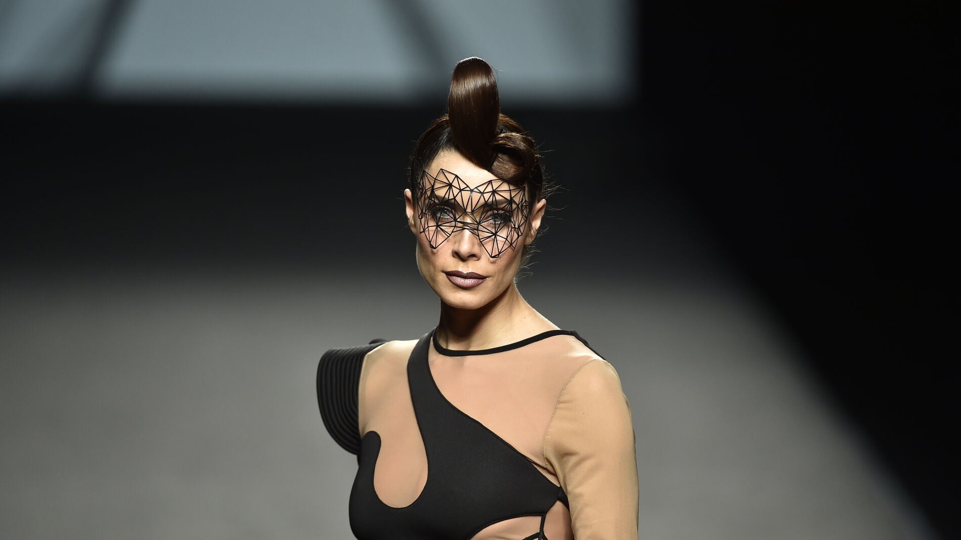 Pilar Rubio desfilando en la Madrid Fashion Week