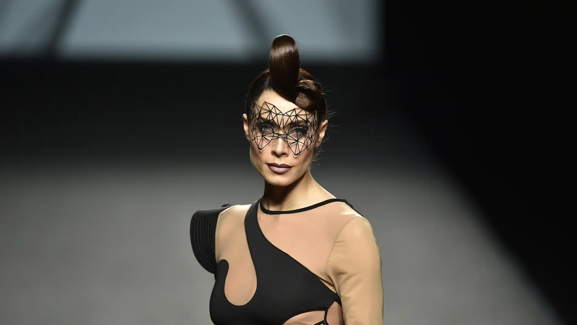 Pilar Rubio desfilando en la Madrid Fashion Week