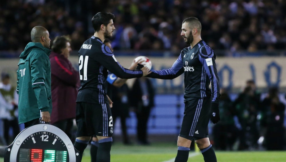 Morata entra al campo por Benzema