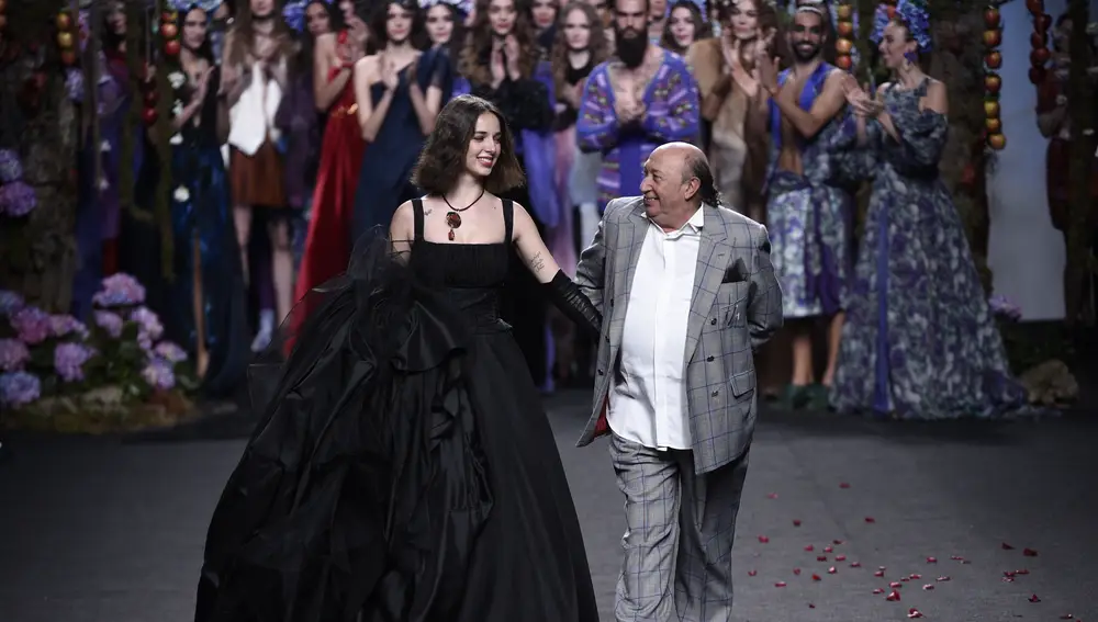 La hermana de Bimba Bosé junto a Francis Montesinos La hermana de Bimba Bosé junto a Francis Montesinos