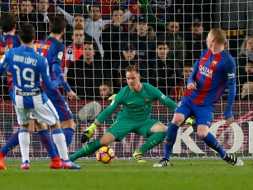 Ter Stegen trata de atajar un baló ante el Leganés