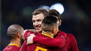Los jugadores de la Roma celebrando un gol