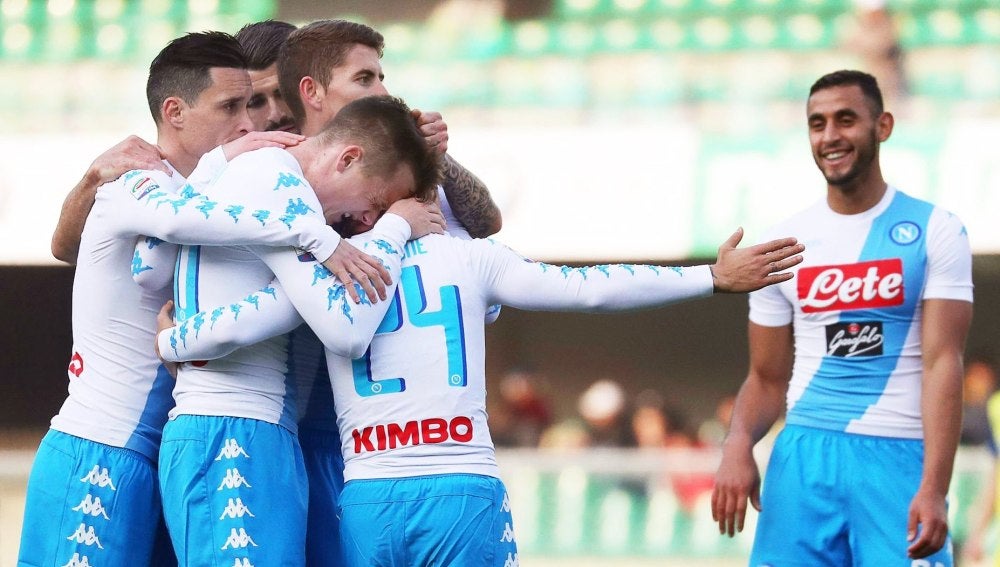 El Nápoles celebrando uno de los goles