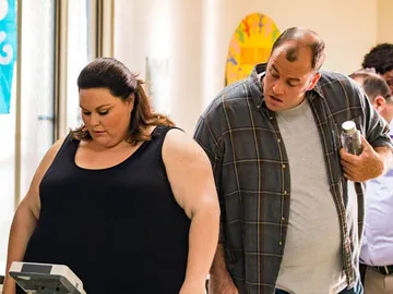 Chris Sullivan y Chrissy Metz en la serie 'This is us' Chris Sullivan y Chrissy Metz en la serie 'This is us'