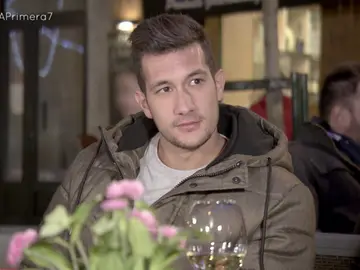 Juan Diego con los amigos gays de Samantha: “Mientras no me toquéis yo os respeto” Juan Diego con los amigos gays de Samantha: “Mientras no me toquéis yo os respeto”