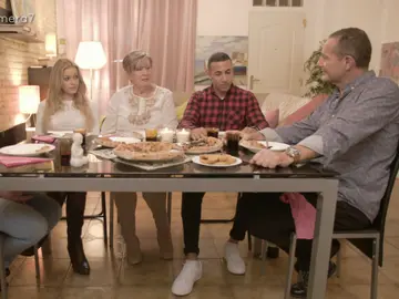 Jordi se siente acorralado con la familia de Mónica: “Se me va a caer el pelo de tanto estrés” Jordi se siente acorralado con la familia de Mónica: “Se me va a caer el pelo de tanto estrés”