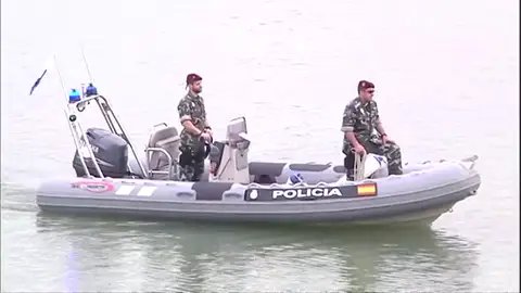 Frame 8.570031 de: Buzos de los GEO buscan en el Guadalquivir los restos de Marta del Castillo Frame 8.570031 de: Buzos de los GEO buscan en el Guadalquivir los restos de Marta del Castillo