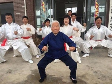La abuela que practica kung fu
