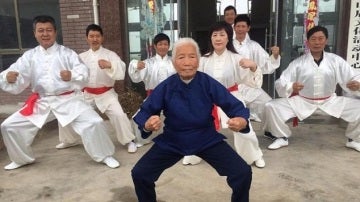 La abuela que practica kung fu