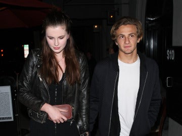 Ireland Baldwin y Noah Schweizer Ireland Baldwin y Noah Schweizer