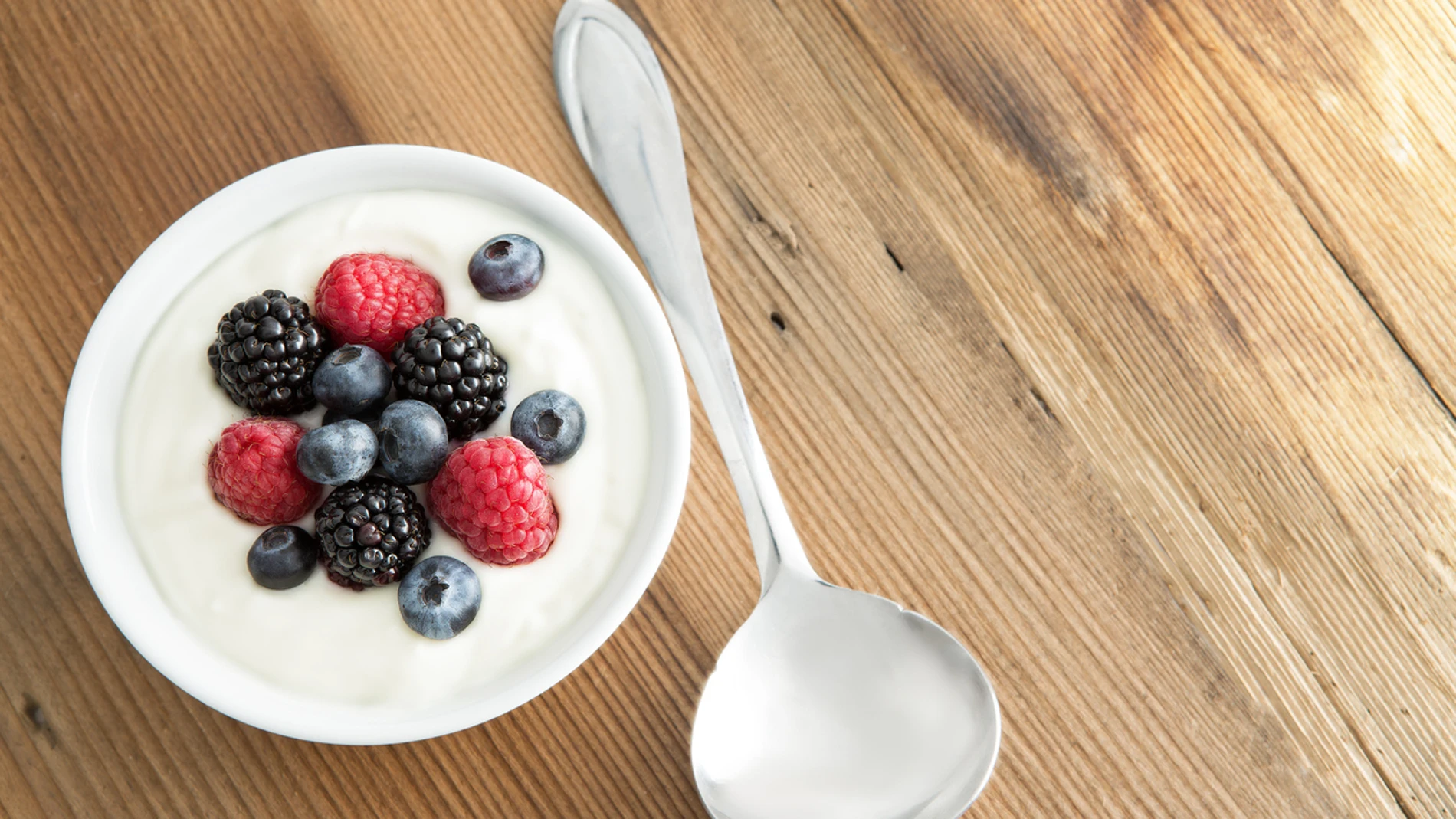 Yogur con frutos rojos Yogur con frutos rojos