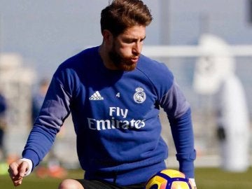 Sergio Ramos, durante el entrenamiento del Real Madrid