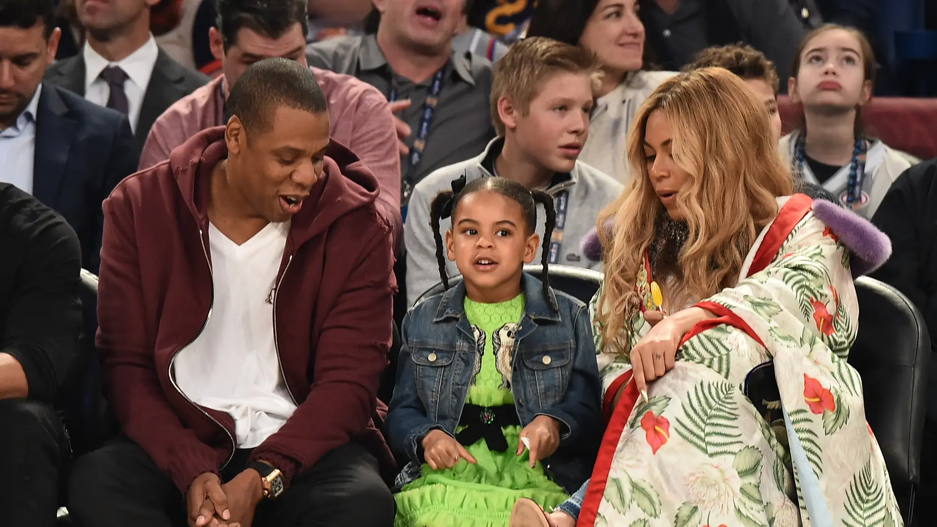 Jay-Z y Beyoncé, junto a su hija en el All Star