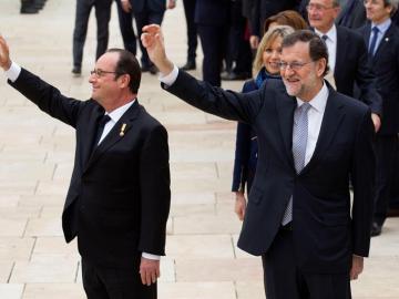 Los presidentes de los Gobiernos de España, Mariano Rajoy, y Francia, François Hollande