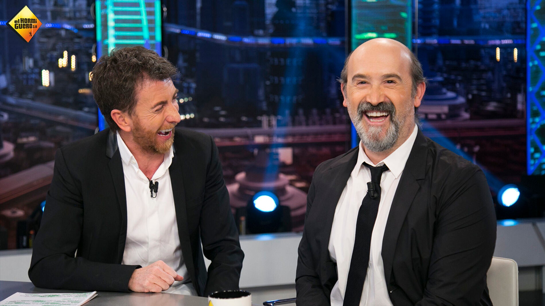 Las juergas de Javier C&aacute;mara en la casa de Jude Law: "Llam&eacute; a todos mis amigos, fueron unas bacanales romanas"