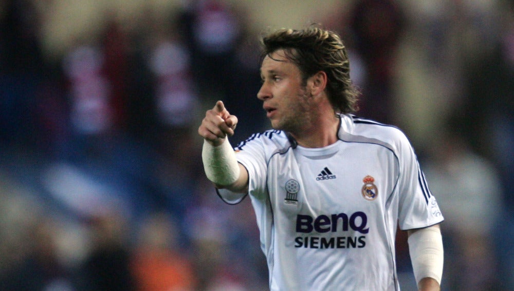 Antonio Cassano en un partido con el Real Madrid