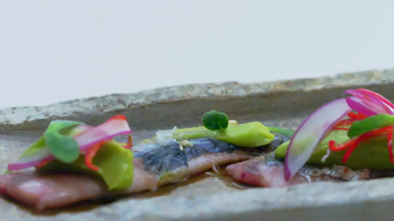 Sardinas con aguacate