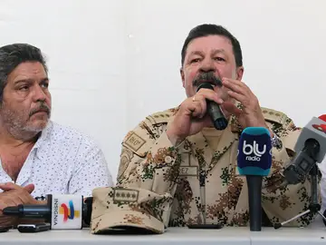 Luis Alberto Albán y el jefe del comando estratégico de transición, Javier Florez Luis Alberto Albán y el jefe del comando estratégico de transición, Javier Florez