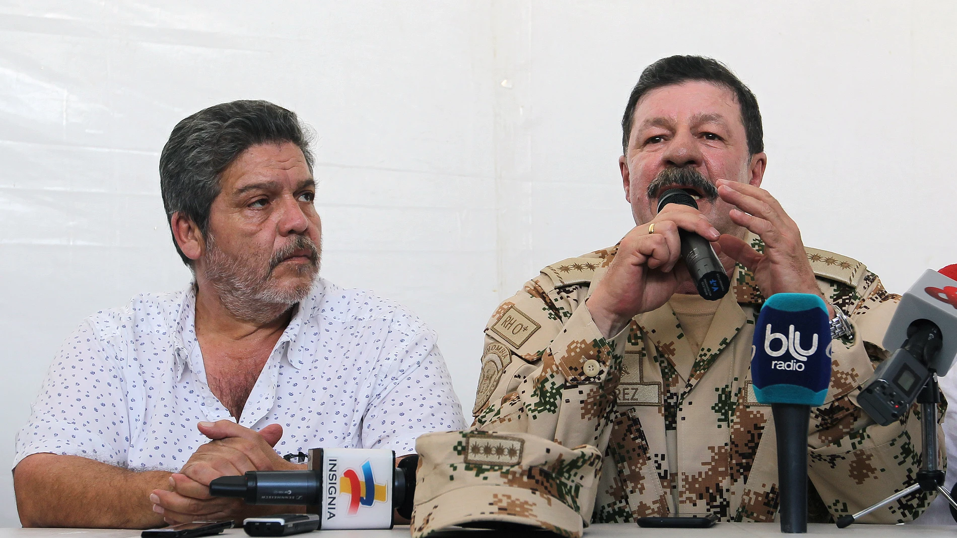 Luis Alberto Albán y el jefe del comando estratégico de transición, Javier Florez Luis Alberto Albán y el jefe del comando estratégico de transición, Javier Florez