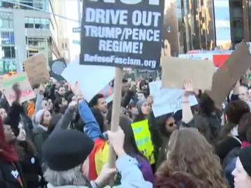 Frame 4.686445 de: Trump anuncia que dictará una nueva versión de su ley contra los inmigrantes esta semana Frame 4.686445 de: Trump anuncia que dictará una nueva versión de su ley contra los inmigrantes esta semana