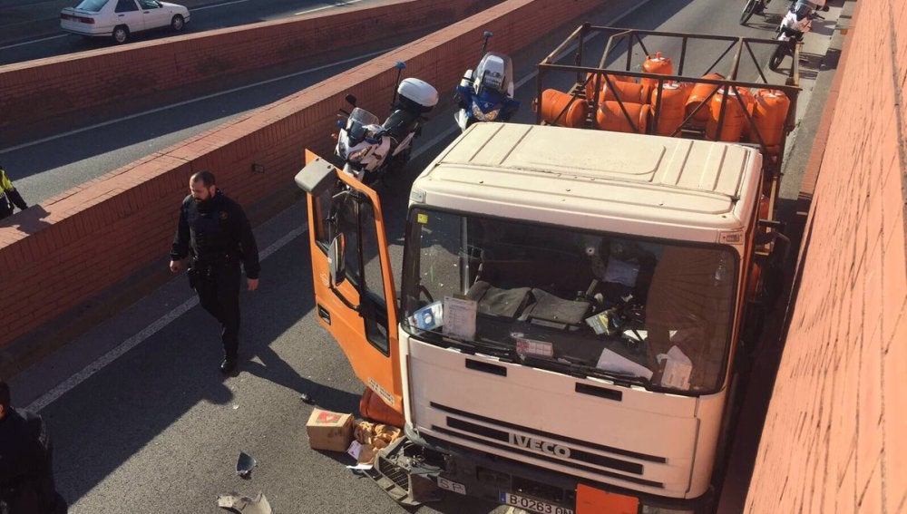 El conductor del camión de butano robado en Barcelona detenido