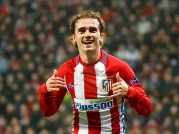 Griezmann celebra el segundo gol al Leverkusen Griezmann celebra el segundo gol al Leverkusen
