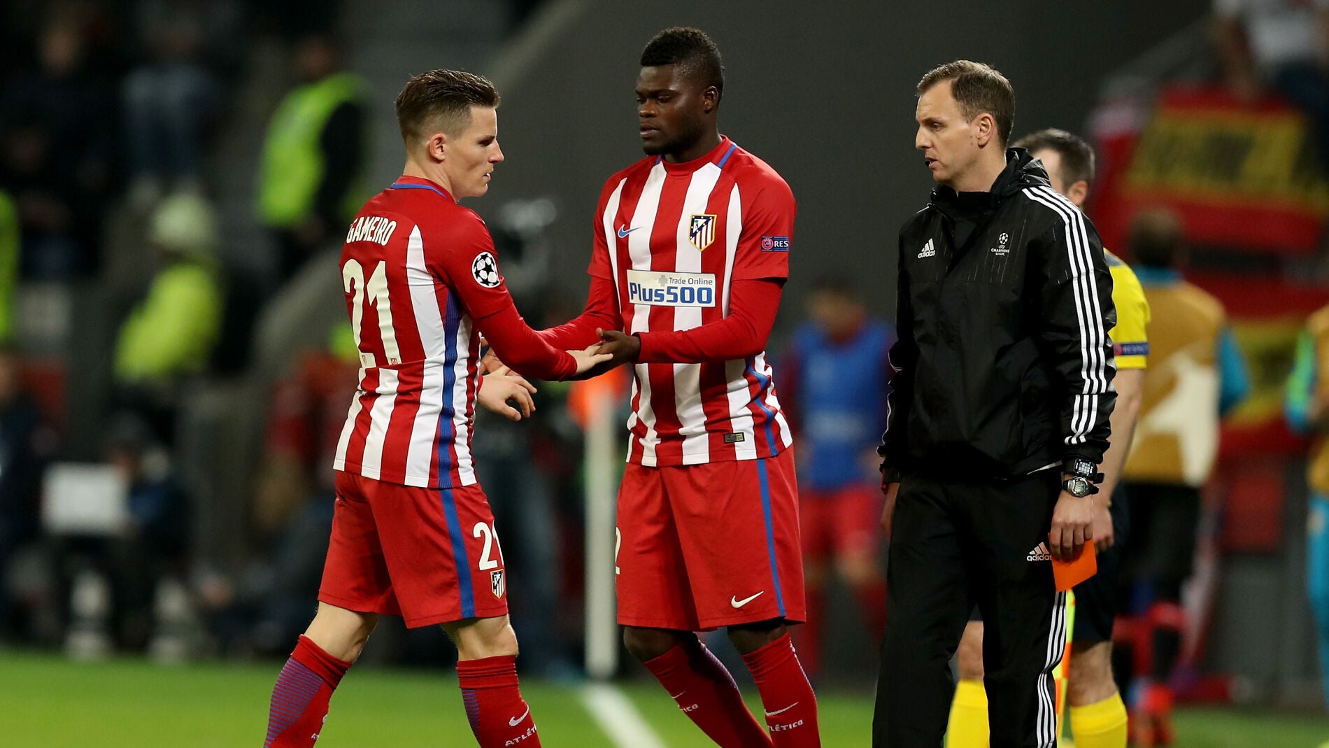 Gameiro, en el momento de ser sustituido en el BayArena