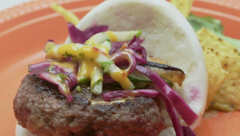 Hamburguesa de buey y foie en pan bao