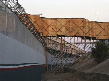 Muro fronterizo de EEUU y México Muro fronterizo de EEUU y México