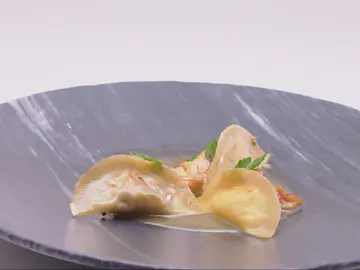 Pepitoria con gyozas Pepitoria con gyozas