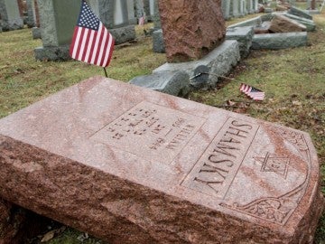 Cementerio judío profanado en St Louis, en Estados Unidos