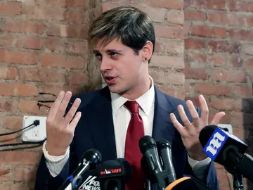 Milo Yiannopoulos, exeditor de tecnología de Breitbart Milo Yiannopoulos, exeditor de tecnología de Breitbart