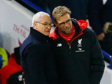 Ranieri y Klopp dialogan durante un partido Ranieri y Klopp dialogan durante un partido