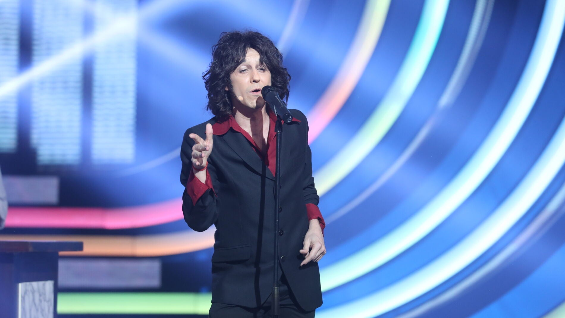 Canco Rodr&iacute;guez canta al desamor en la barra del bar con &lsquo;Infinito&rsquo; de Enrique Bunbury