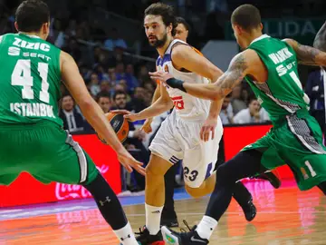 Llull se abre paso hacia el ataque frente al Darussafaka Llull se abre paso hacia el ataque frente al Darussafaka