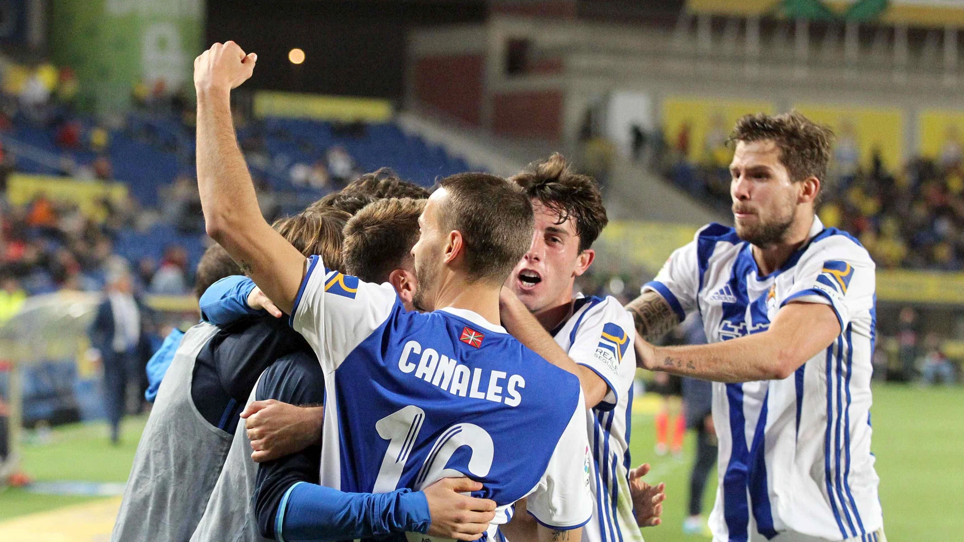 Los jugadores de la Real Sociedad celebran un gol Los jugadores de la Real Sociedad celebran un gol