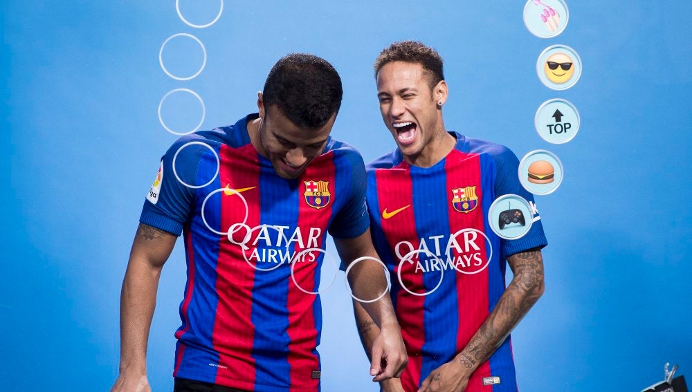 Neymar y Rafinha, en un acto con el FC Barcelona