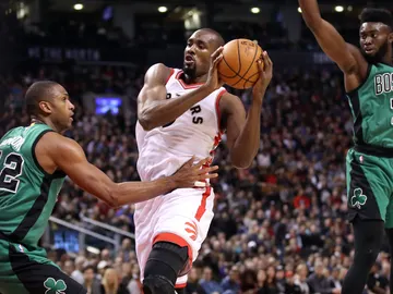 Ibaka, en su primer partido con los Toronto Raptors Ibaka, en su primer partido con los Toronto Raptors