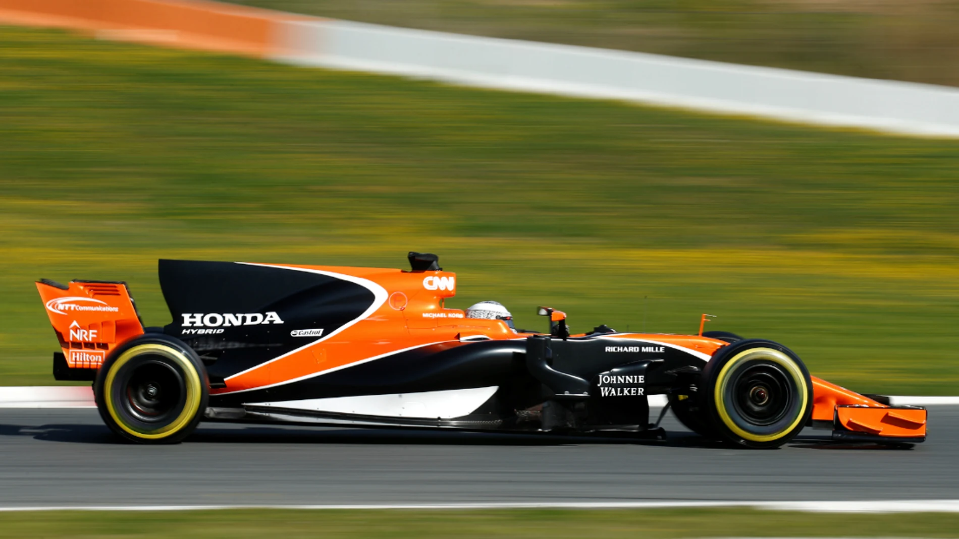 Alonso, con el McLaren en Montmeló
