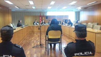 La mujer que abandonó a su bebé en un contenedor reconoce estar arrepentida