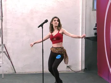 Amaia Montero, Sabina y una Shakira muy bailonga en los castings de 'Tu cara no me suena todavía' Amaia Montero, Sabina y una Shakira muy bailonga en los castings de 'Tu cara no me suena todavía'