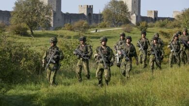 El Gobierno sueco restablece el servicio militar obligatorio siete años después de abolirlo