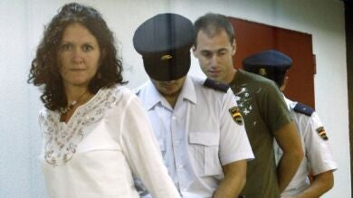 La etarra Sara Majarenas sale de la cárcel con su hija de tres años