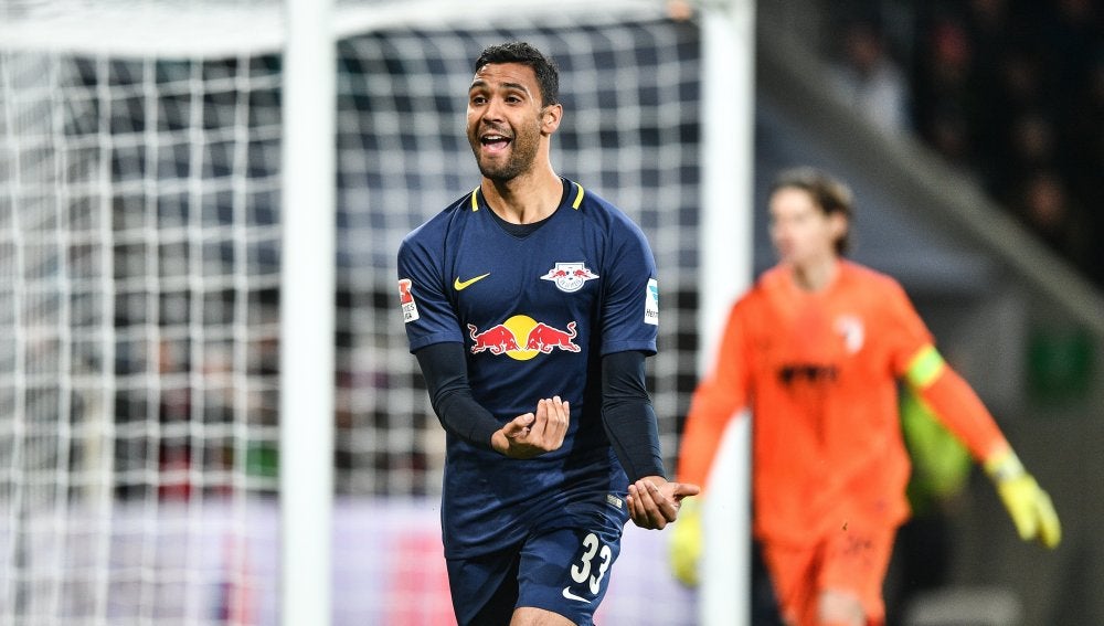 Marvin Compper celebrando un gol