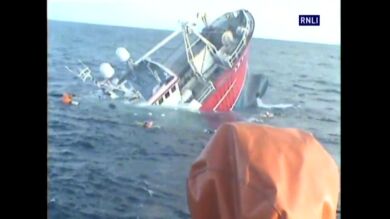 Un barco de pesca naufraga en aguas de Escocia