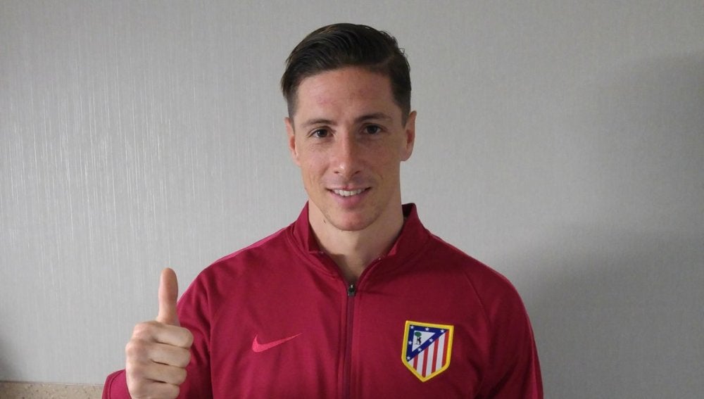 Torres levanta el pulgar tras recibir el alta en Galicia